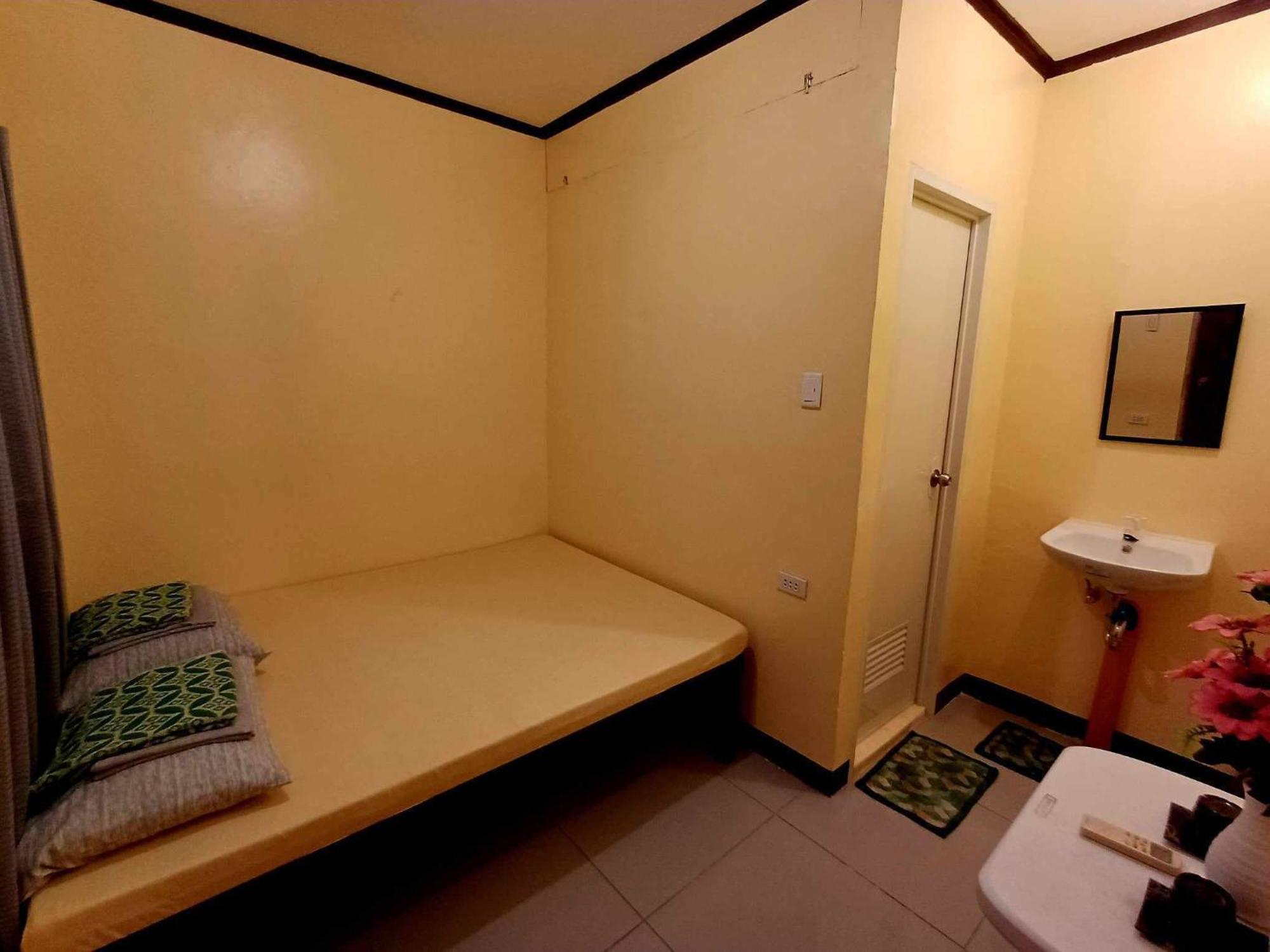 Cheri Backpackers Hostel Moalboal Buitenkant foto