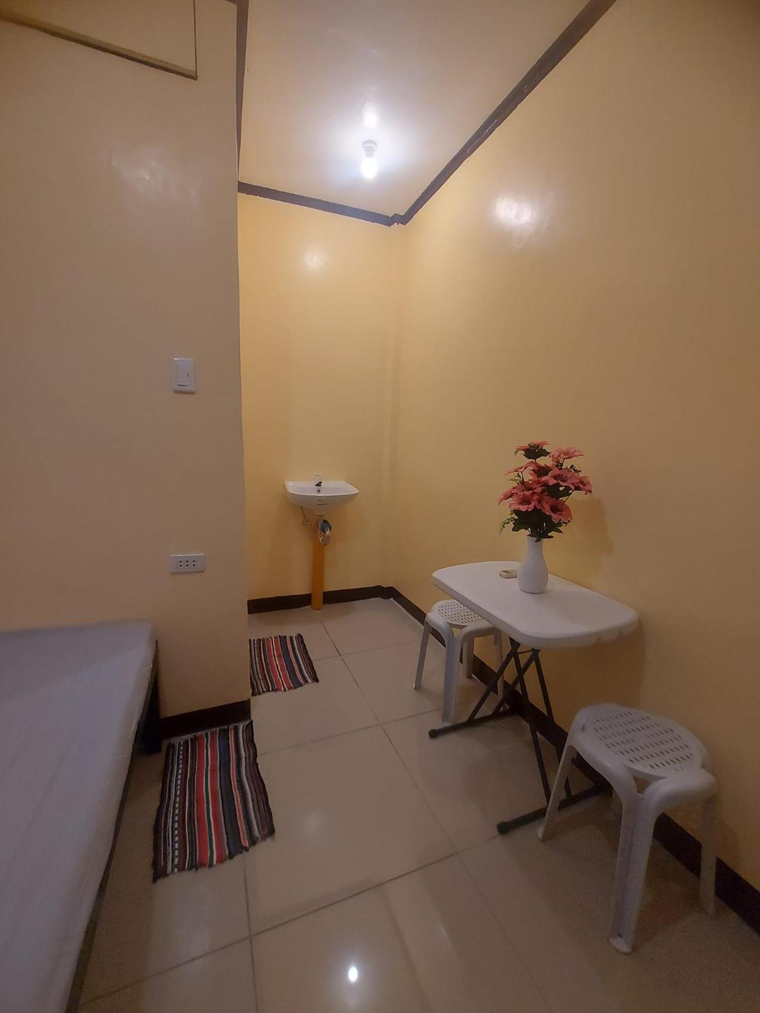 Cheri Backpackers Hostel Moalboal Buitenkant foto